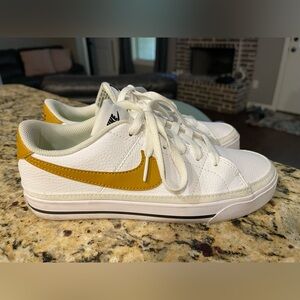 Nike Court Legacy Nature Womens shoes.  Size 6.5